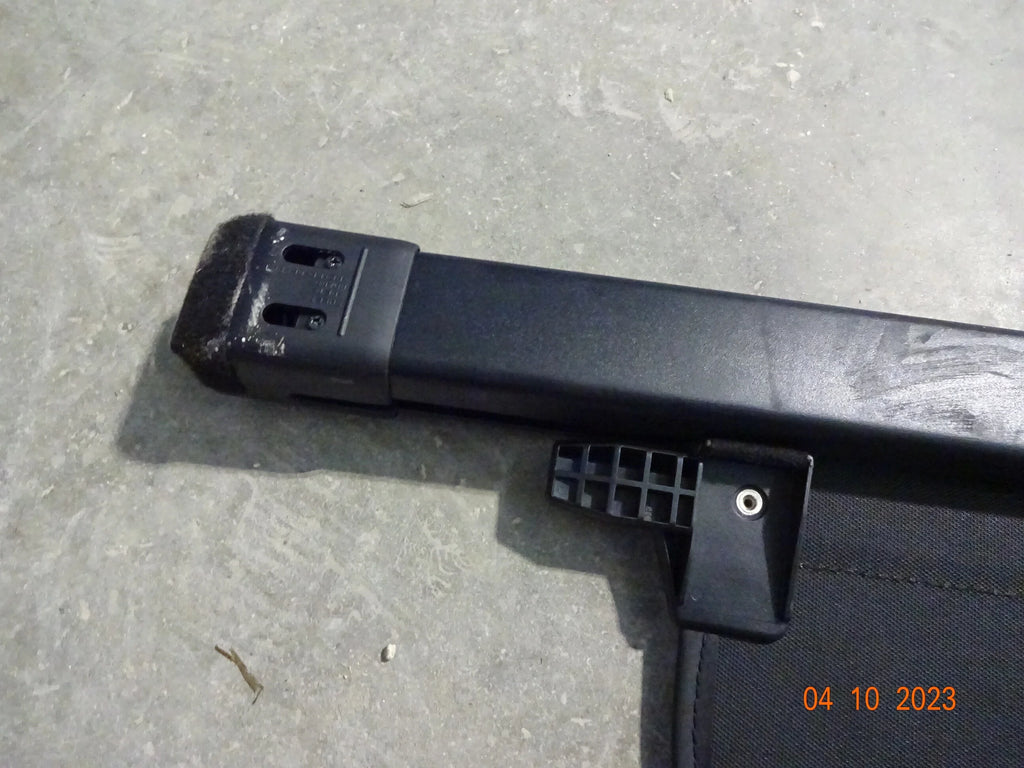 Pre-Owned Rear Retractable Cargo Cover A181429