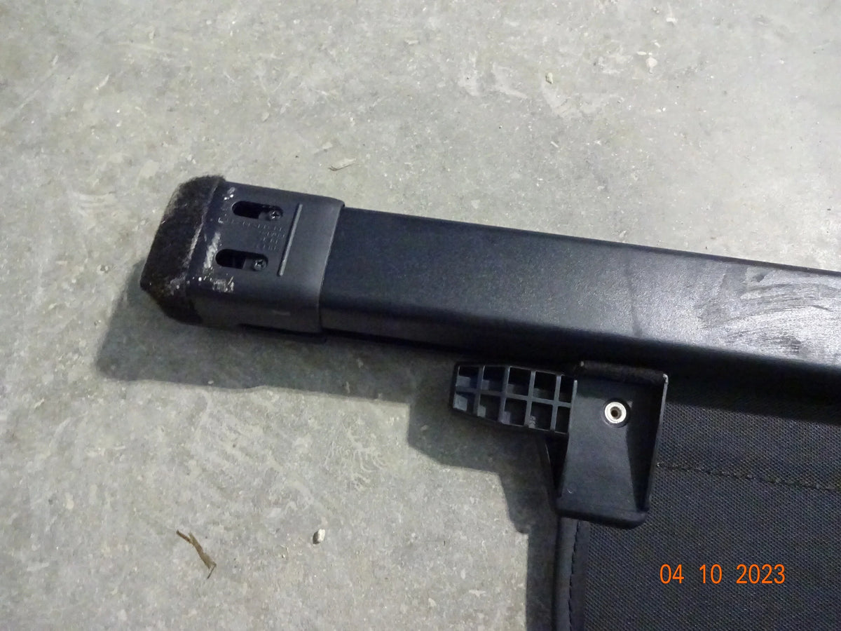 Pre-Owned Rear Retractable Cargo Cover A181429