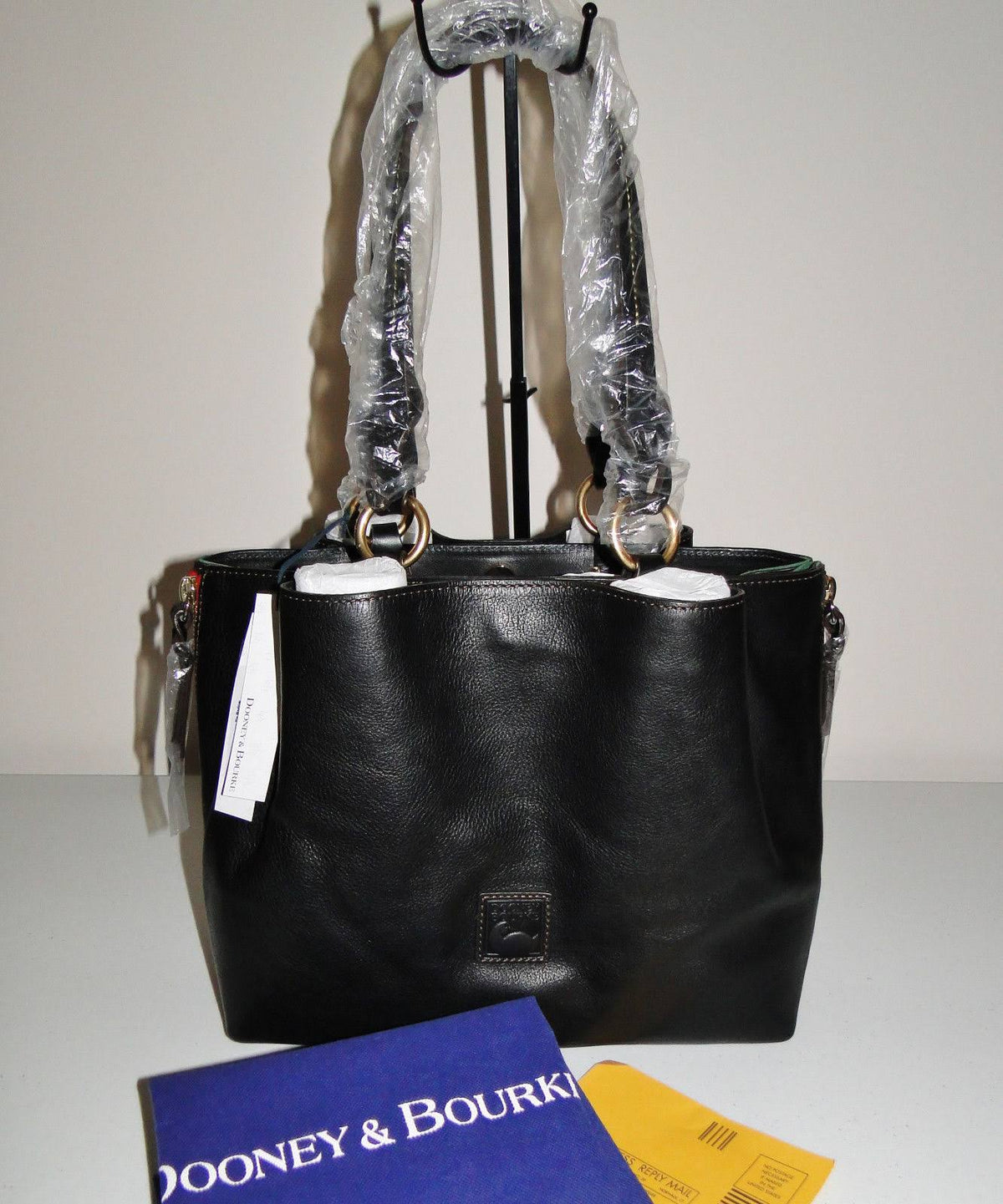 Large Zip Florentine Leather Black Bag V107577