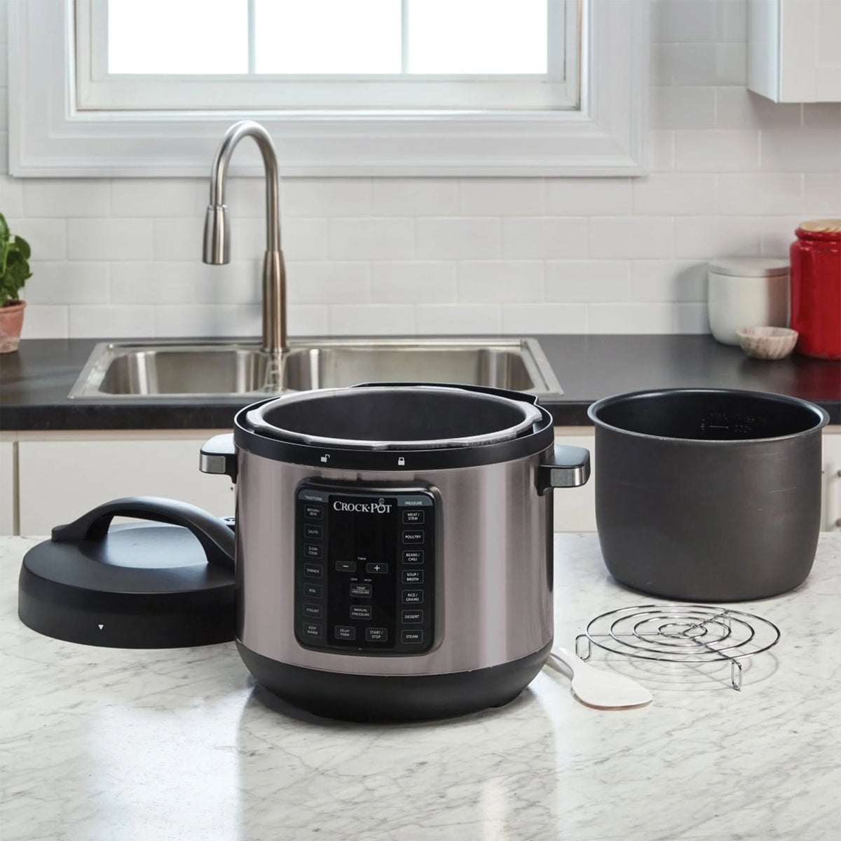 8 Quart 15 Function Crock Multi-Cooker with Lid W39981