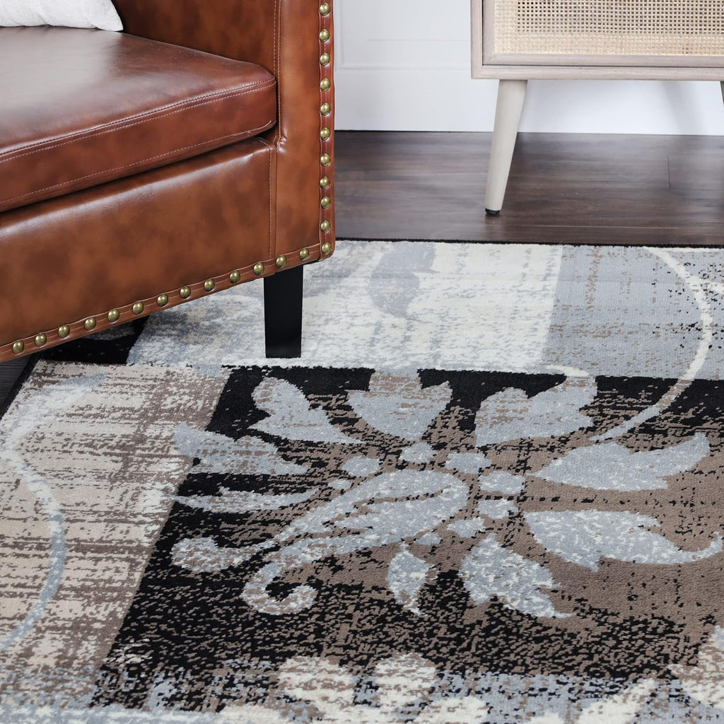 Beige 5' x 5' Area Rug V1763