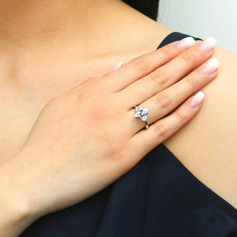 14K White Gold Moissanite Diamond Engagement Ring H118