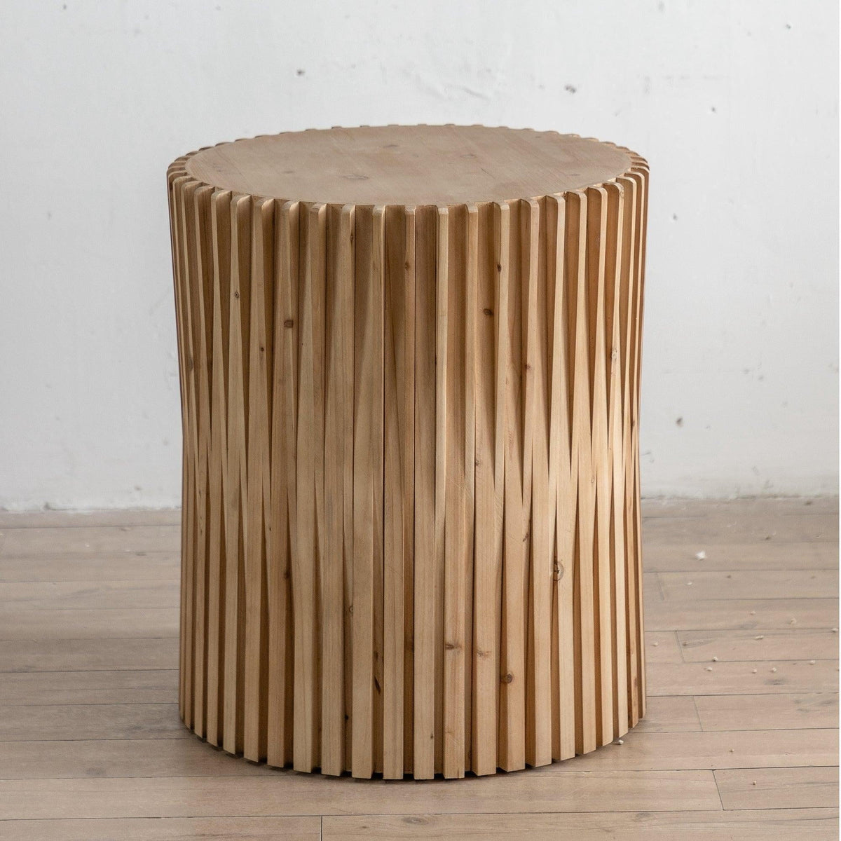 Cylindrical Coffee Table with Vertical Texture U135