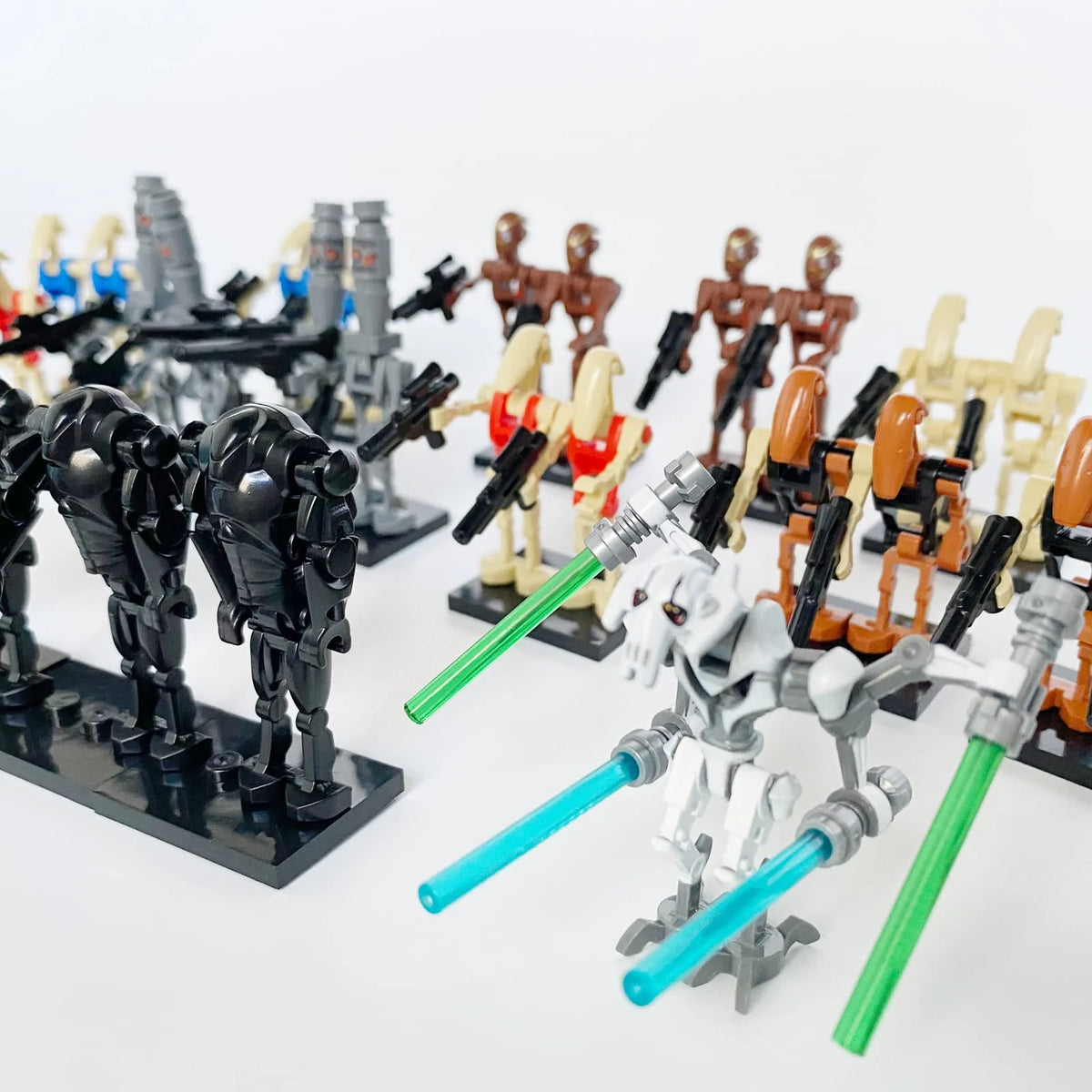 28 Pcs Action Figures Building Blocks Sets B47678