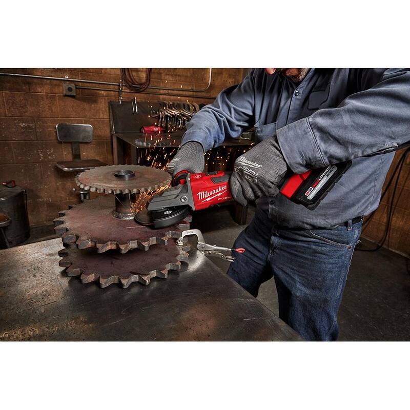18V Lithium-Ion Brushless Cordless 5 in. Flathead Braking Grinder R248591