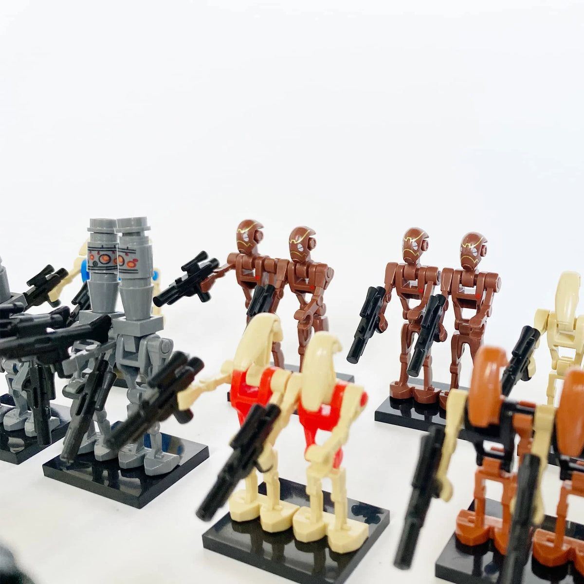 28 Pcs Action Figures Building Blocks Sets B47678